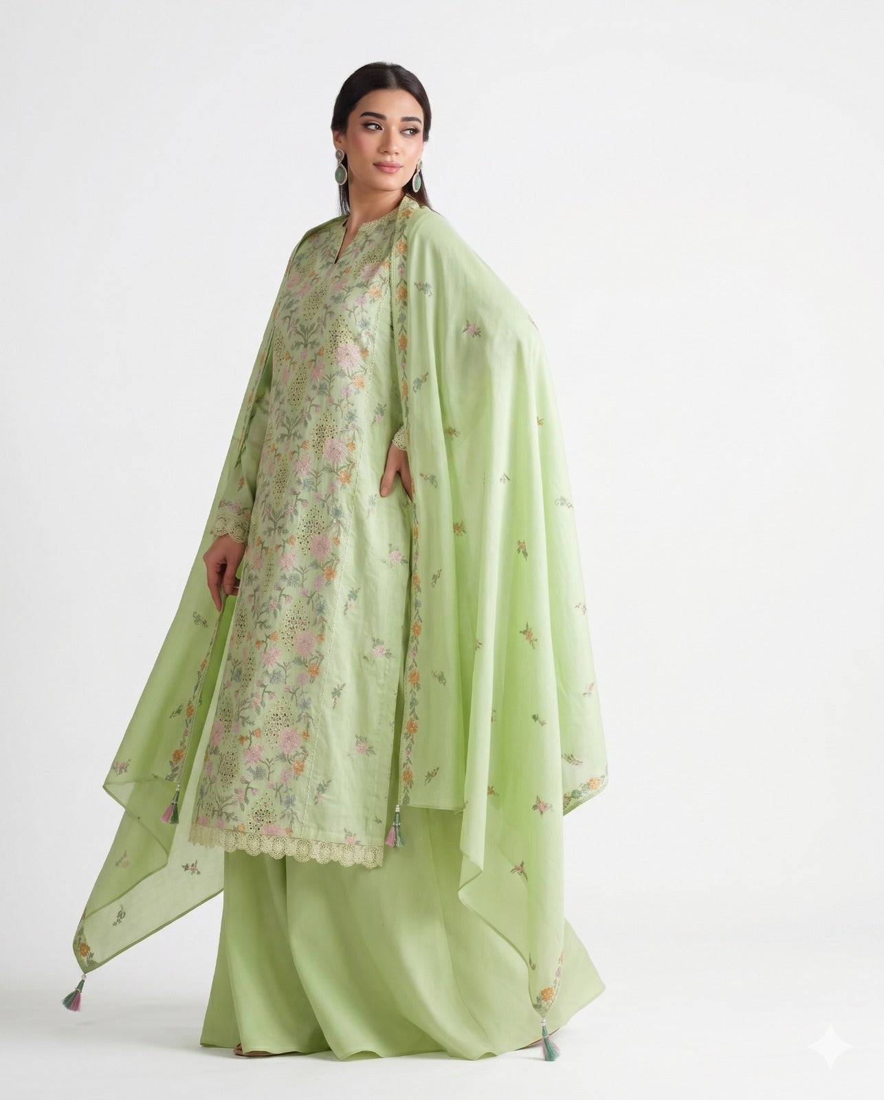Kayseria Premium Embroidered Luxury Lawn – 3 Piece Suit (AK-3401)